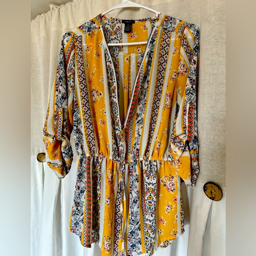 Rue 21 flower print blouse